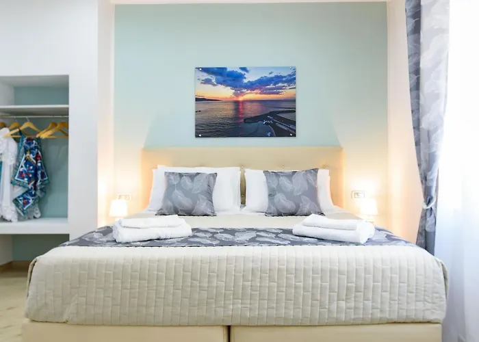 Symphony House Couette-café 4*