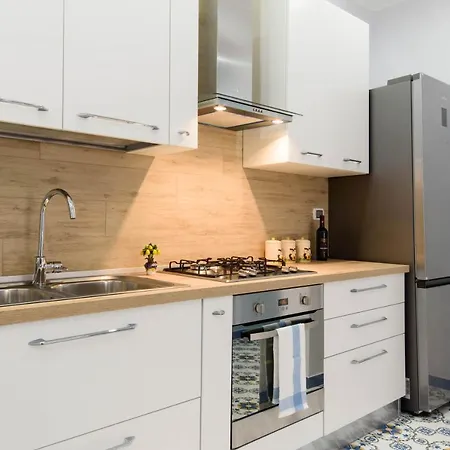 Symphony House סורנטו