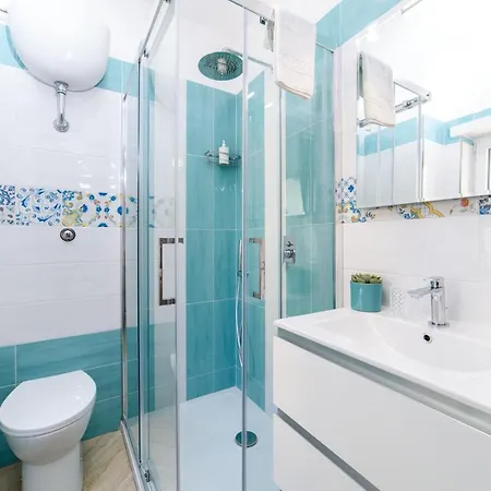 Symphony House לינה וארוחת בוקר