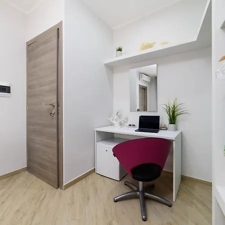 לינה וארוחת בוקר Symphony House