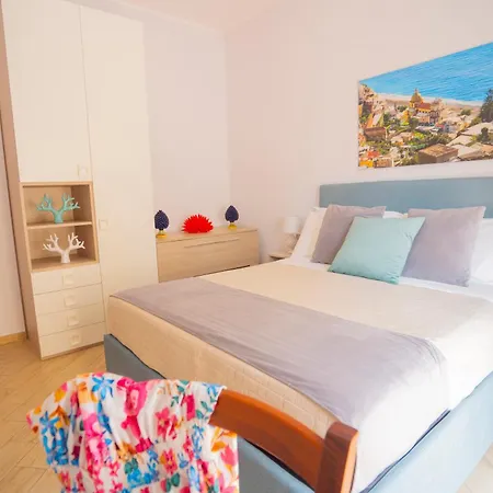 לינה וארוחת בוקר Symphony House 4*