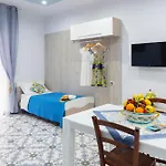 Symphony House سورينتو
