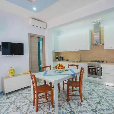 Symphony House فندق مبيت وإفطار سورينتو