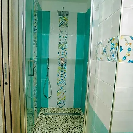 Symphony House Oda ve Kahvaltı