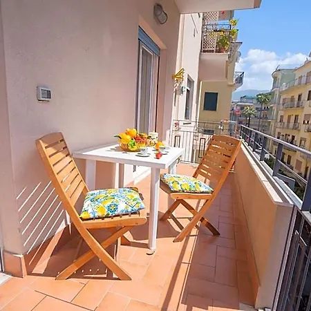 Symphony House Oda ve Kahvaltı Sorrento