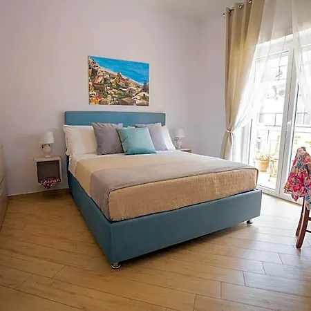 Symphony House Bed & Breakfast 4*