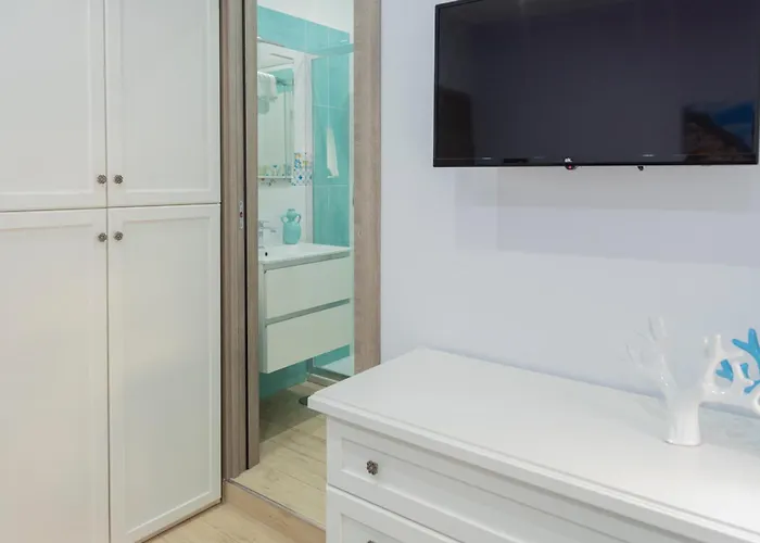 Symphony House Bed & Breakfast 4*