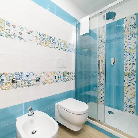 ベッド・アンド・ブレックファスト Symphony House 4*